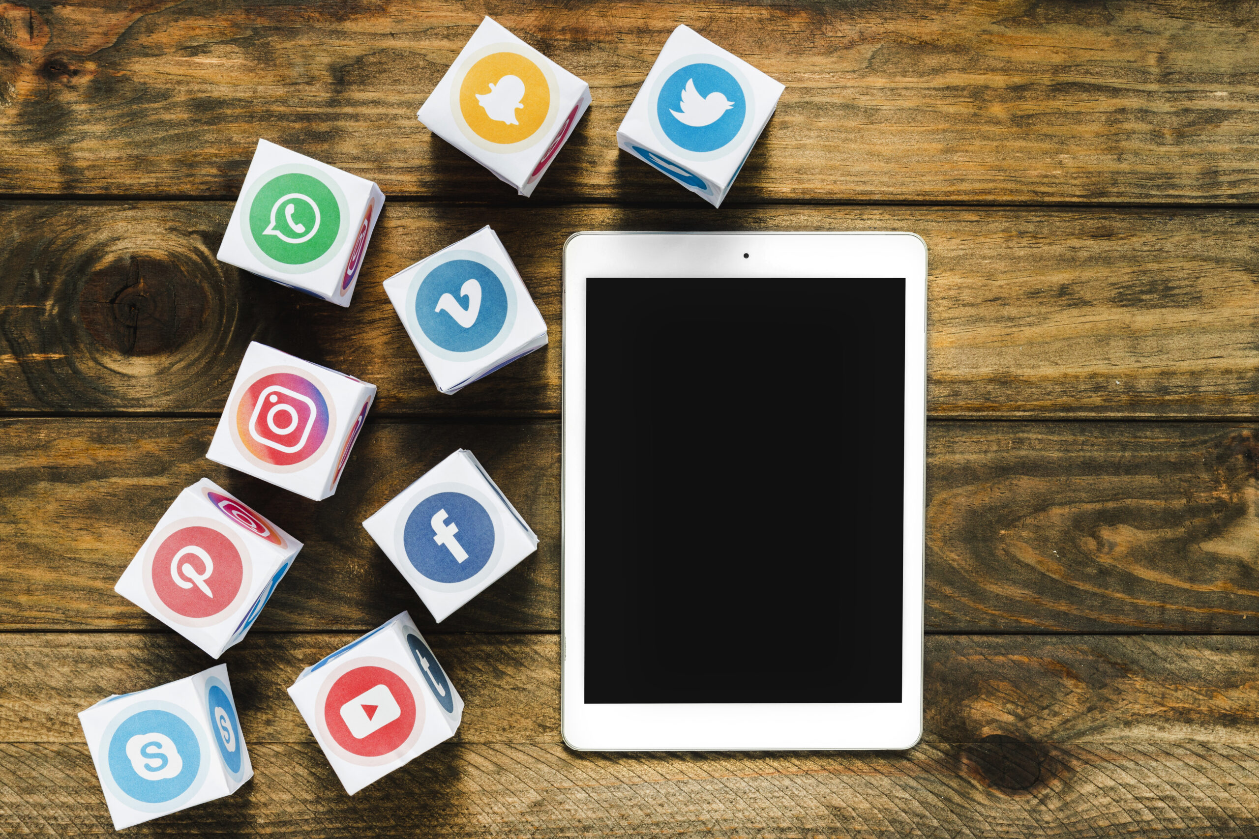 tablet and social media simble